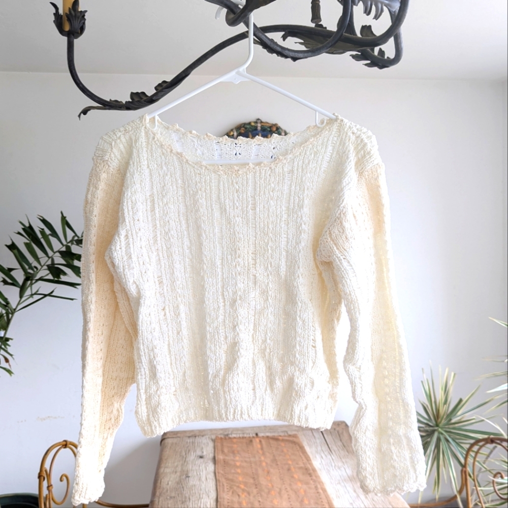 Elaris Sweater